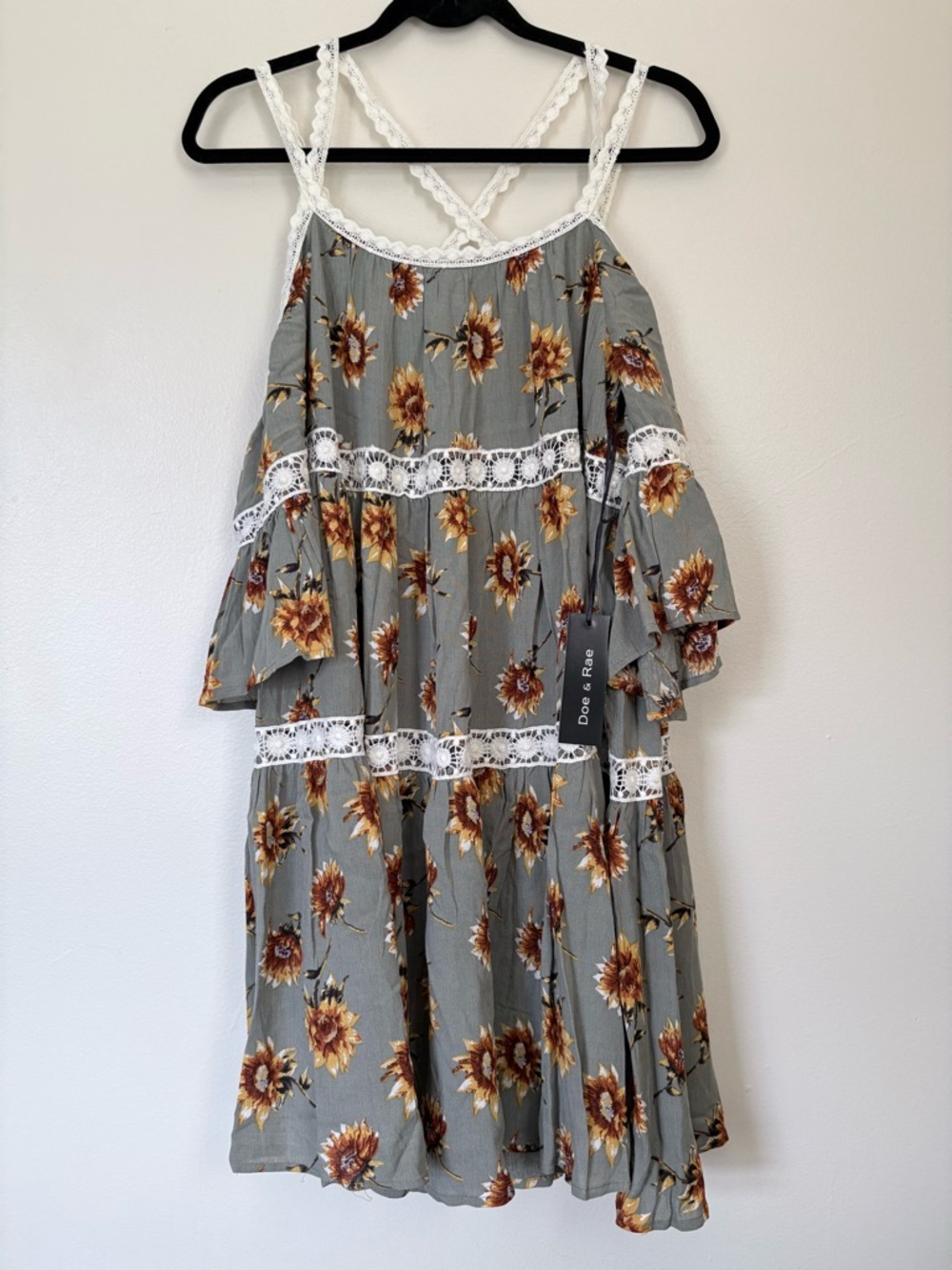 Doe & Rae Sage Green Sunflower Lace Sundress Size Small NWT